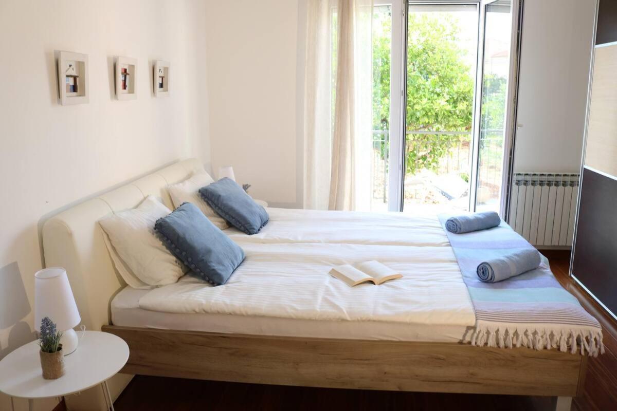 Apartments Ela Трогир Экстерьер фото